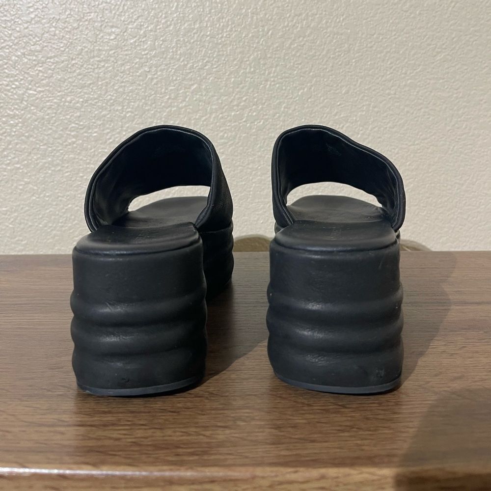 Sold - Picture 4 of 10